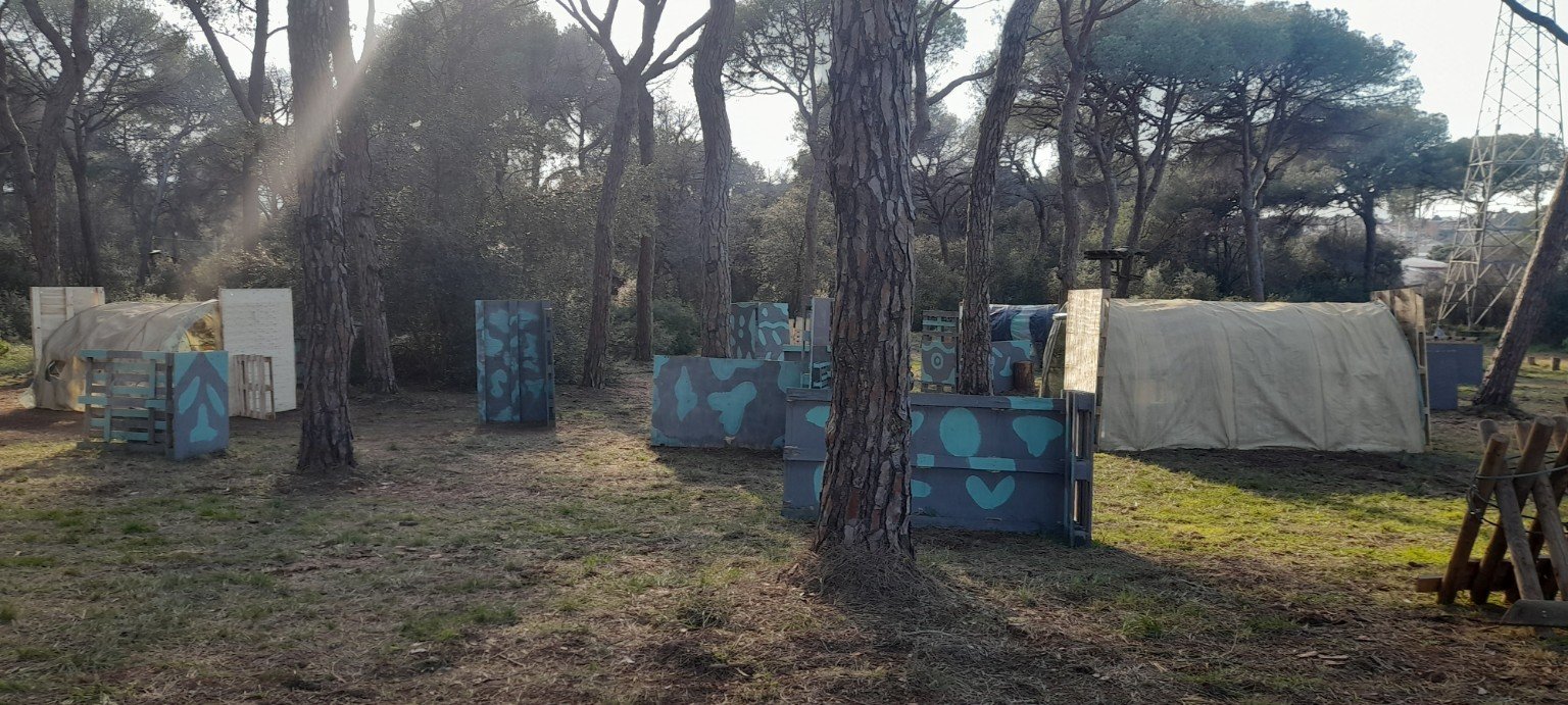 Camp de làser tag al bosc de Cerdanyola